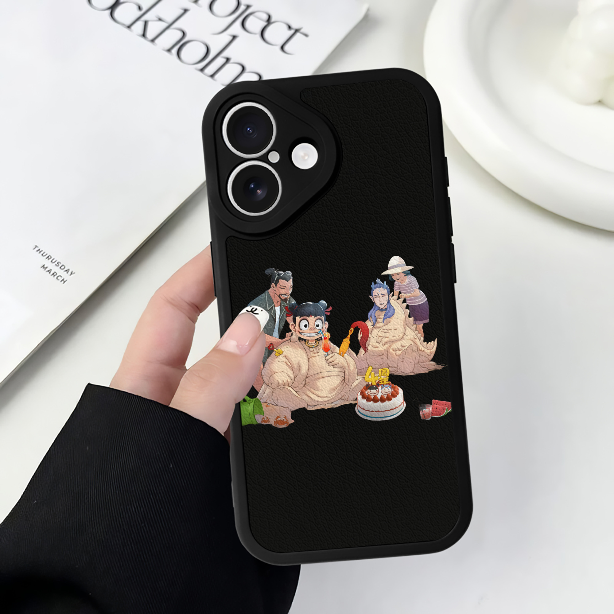 （画像用） Ne Zha 2 ナタ 魔童の大暴れ 【iPhone 16シリーズ対応】シリコンスマホケース（レザー調） 材質：シリコン